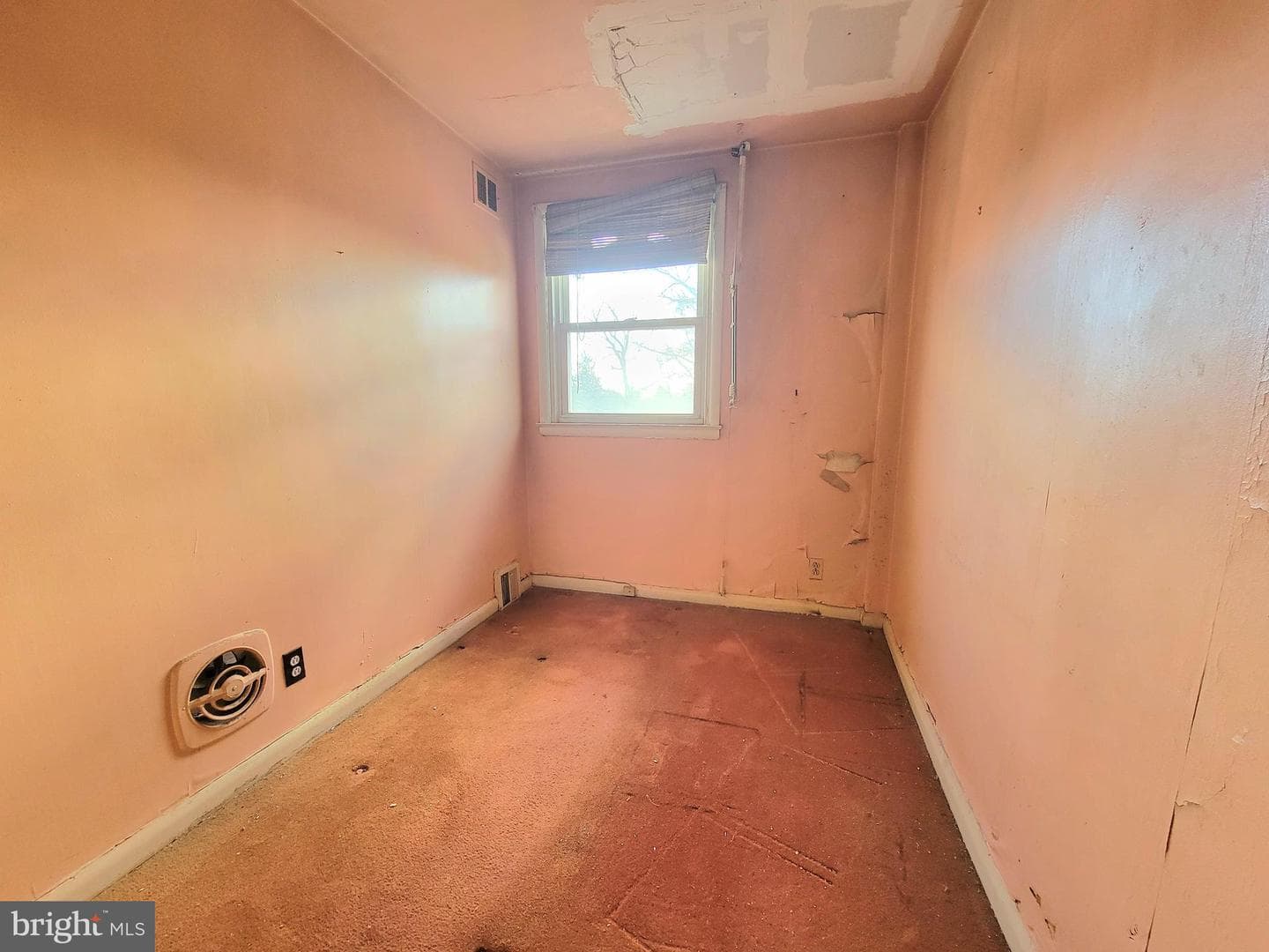 8602 Rugby Street photo 34