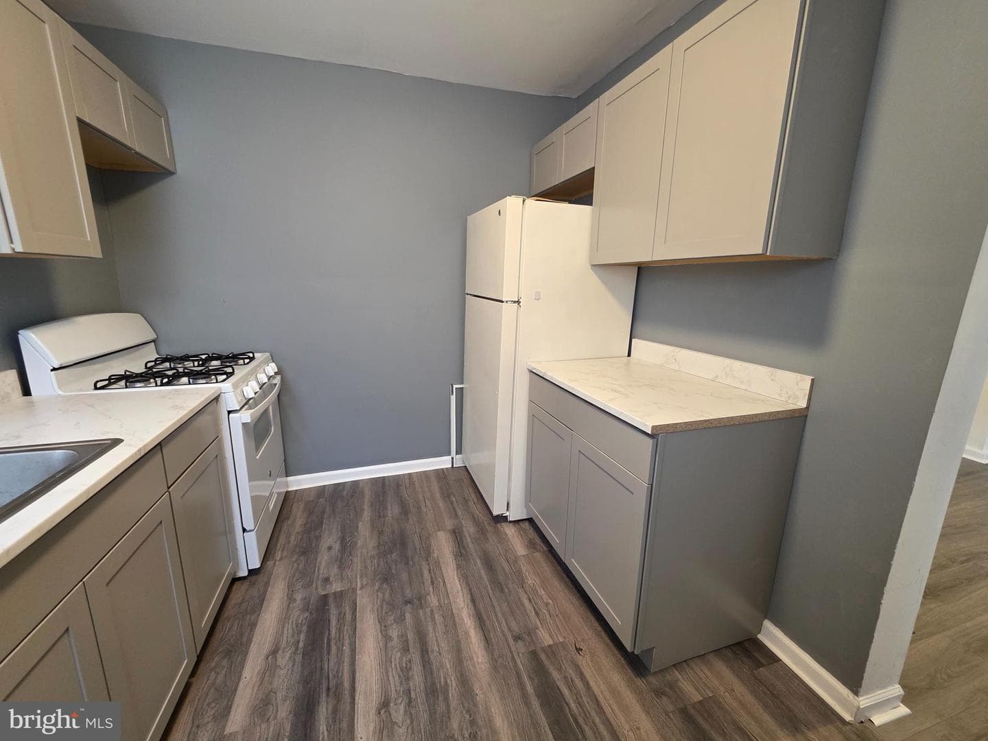 2147 Eastburn Avenue photo 4