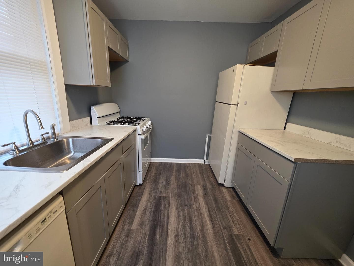 2147 Eastburn Avenue photo 5