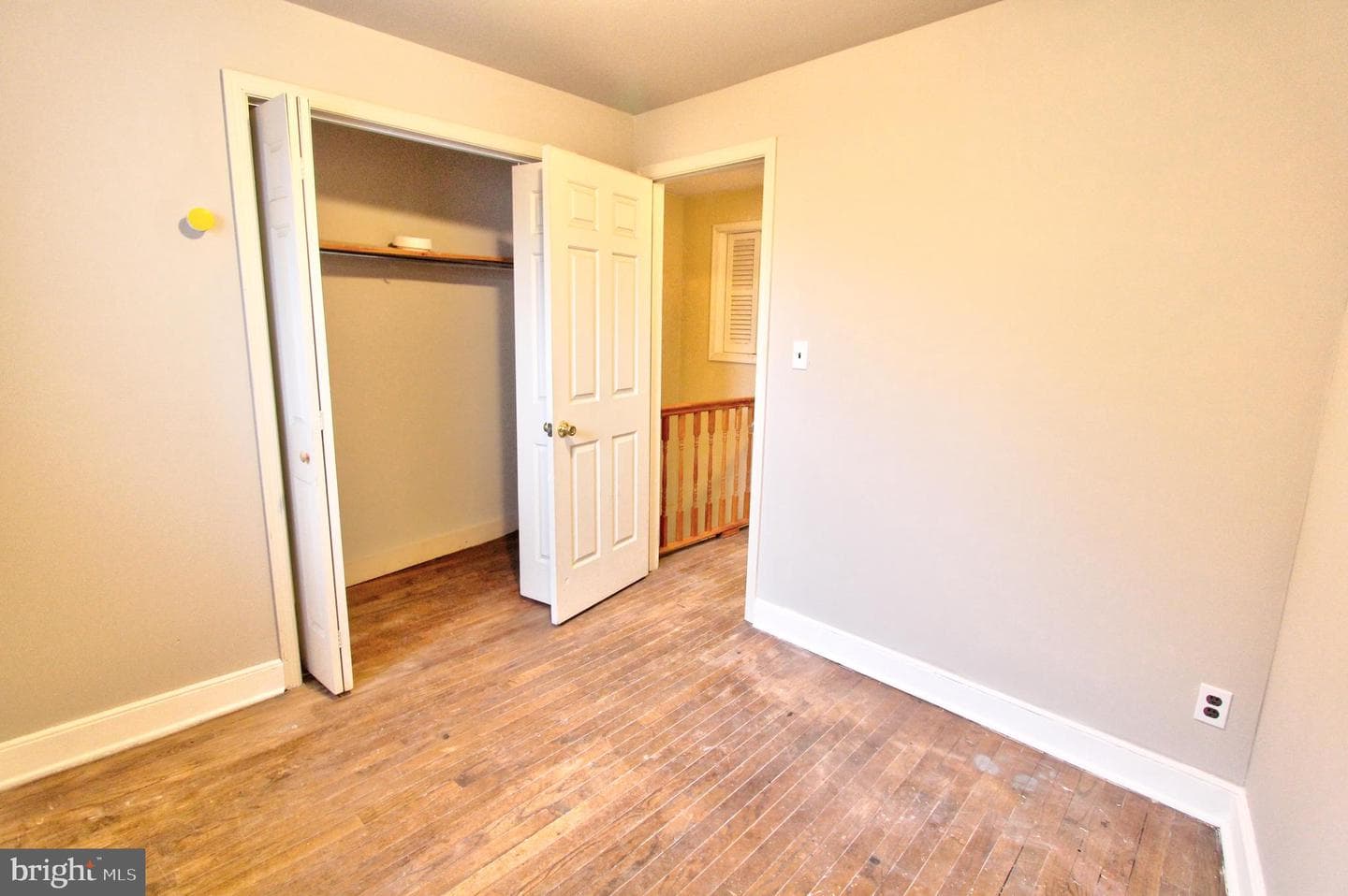 526 Montrose Street photo 15