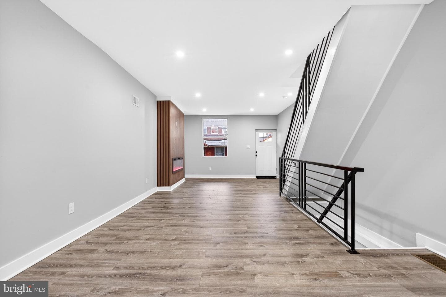 829 E Westmoreland Street photo 6