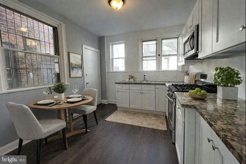 1729 S Edgewood Street photo 3