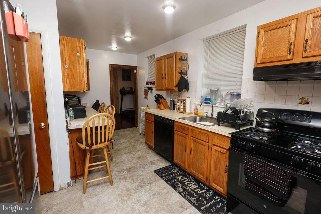 249 W Seymour Street photo 13
