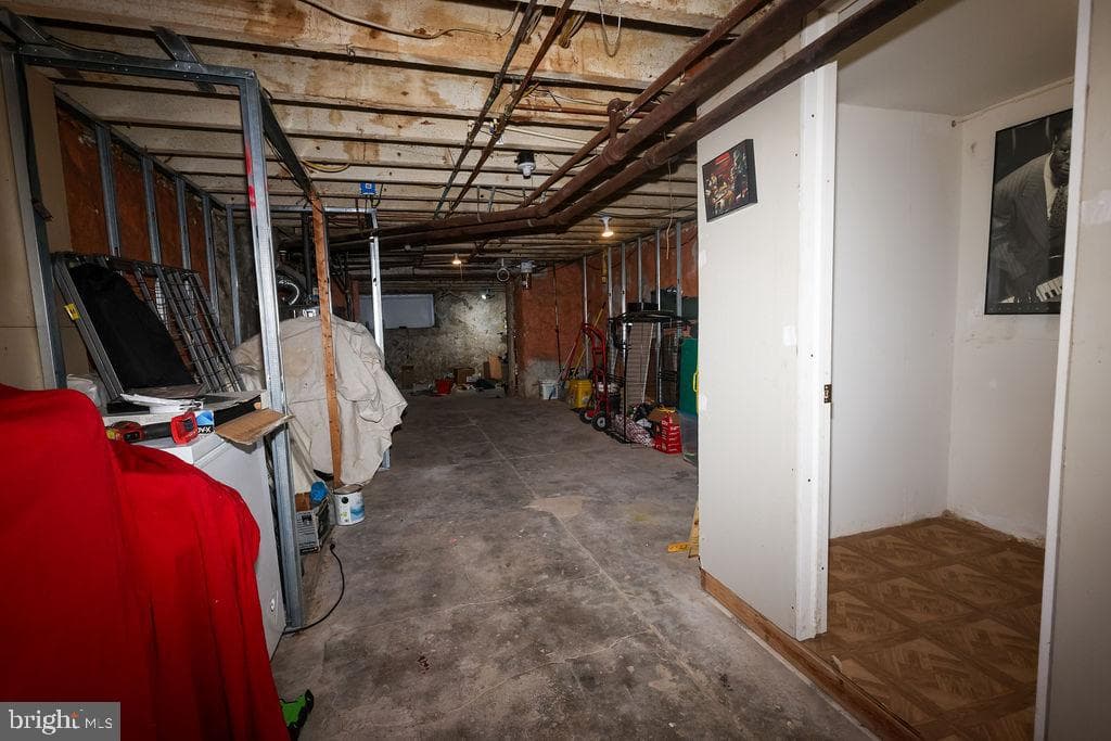 249 W Seymour Street photo 31