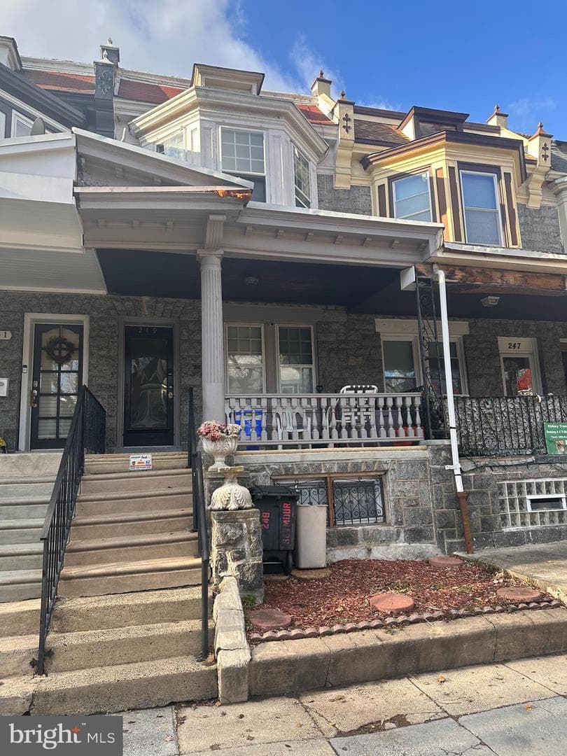 249 W Seymour Street photo 5