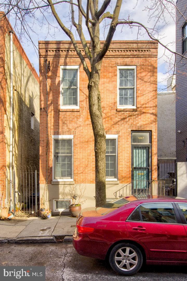 1807 Pemberton Street photo 1