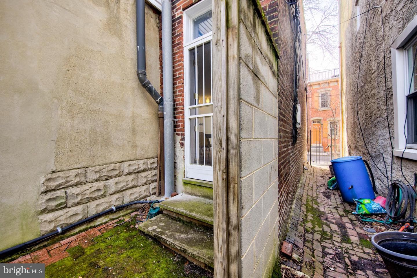 1807 Pemberton Street photo 17