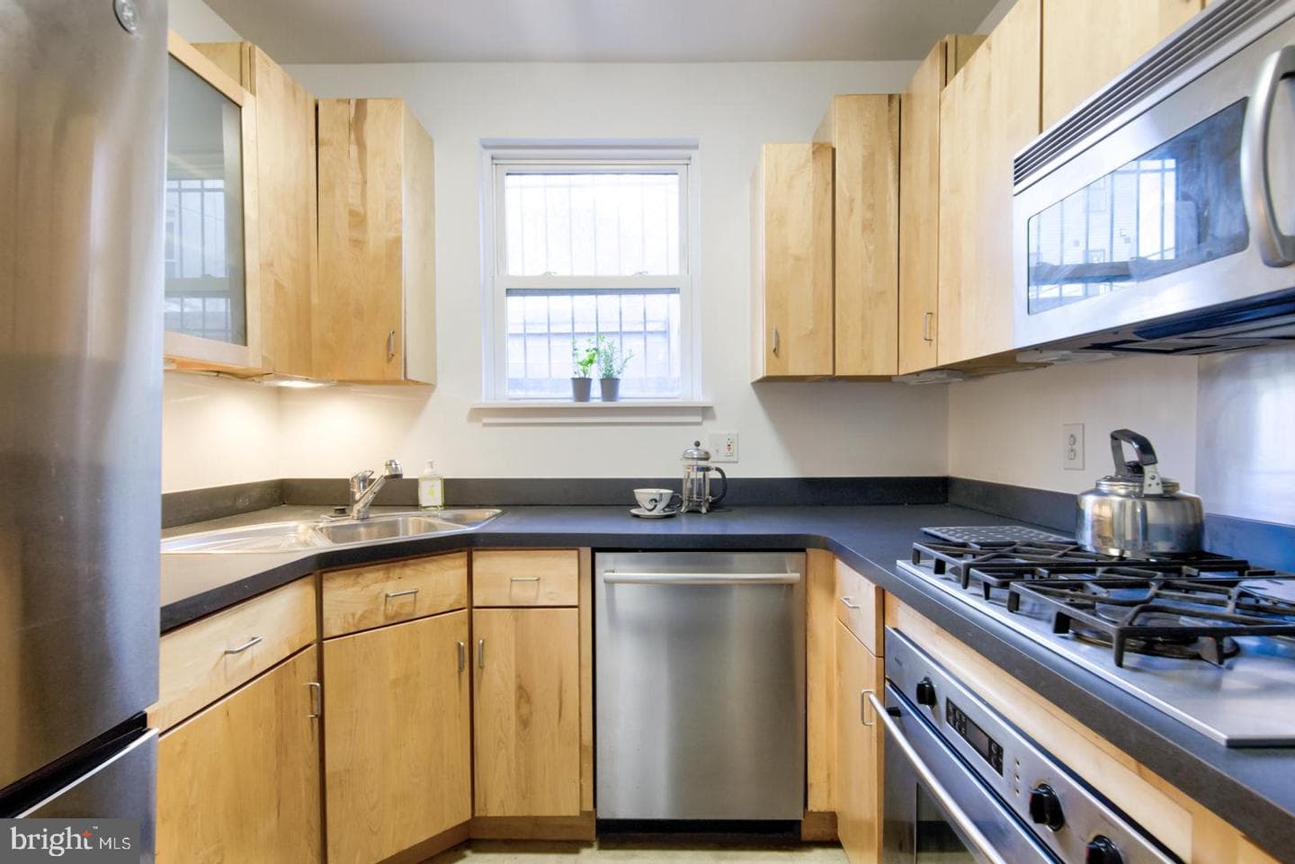 1807 Pemberton Street photo 7
