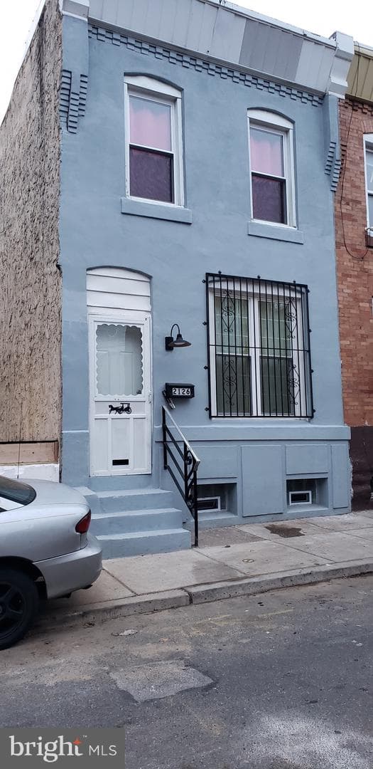 2126 E Birch Street photo 1