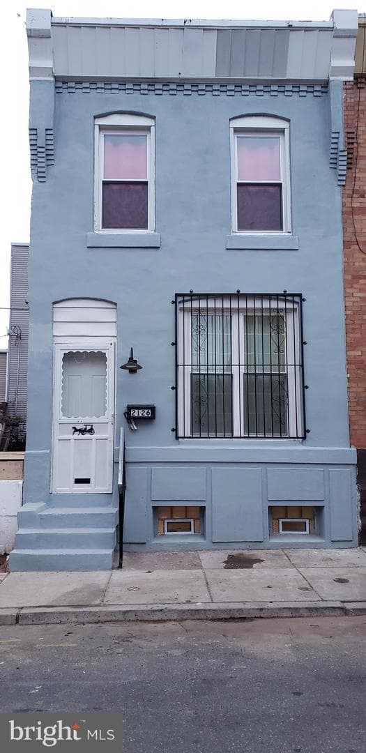 2126 E Birch Street photo 2