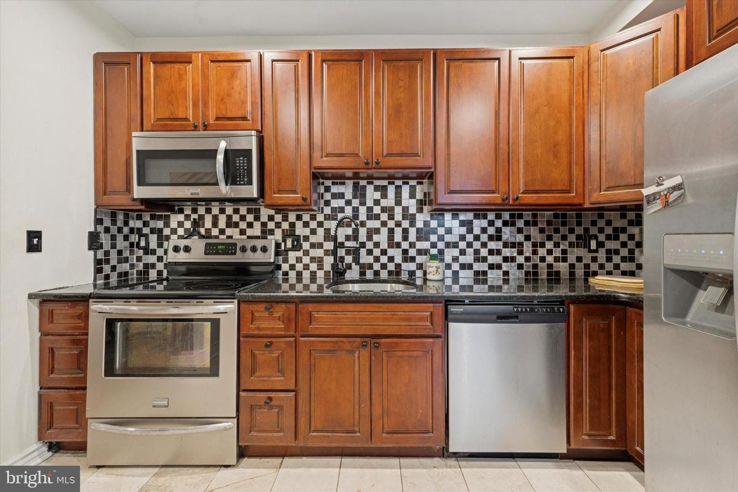 2540 Collins Street photo 4