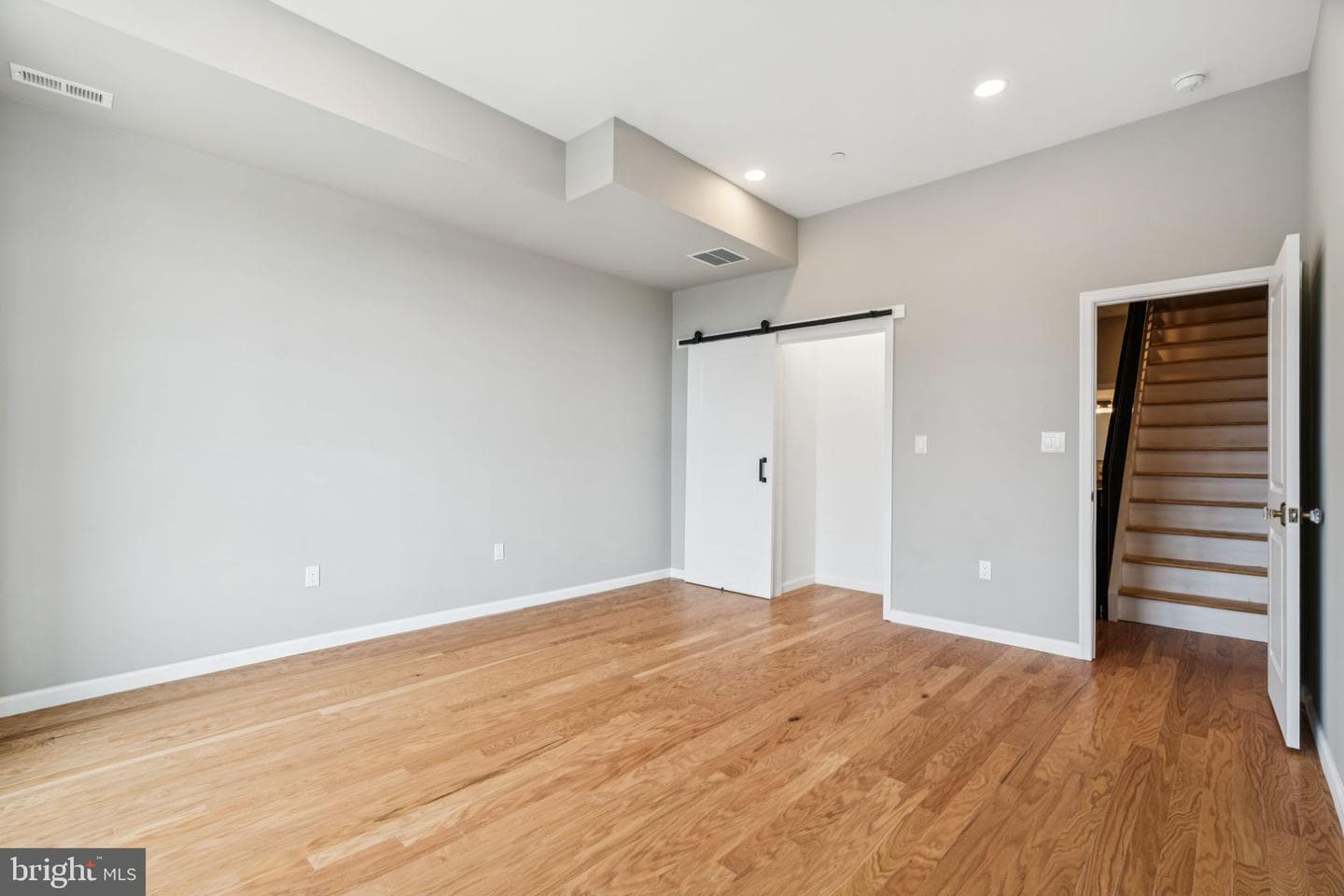 109 Watkins Street photo 25