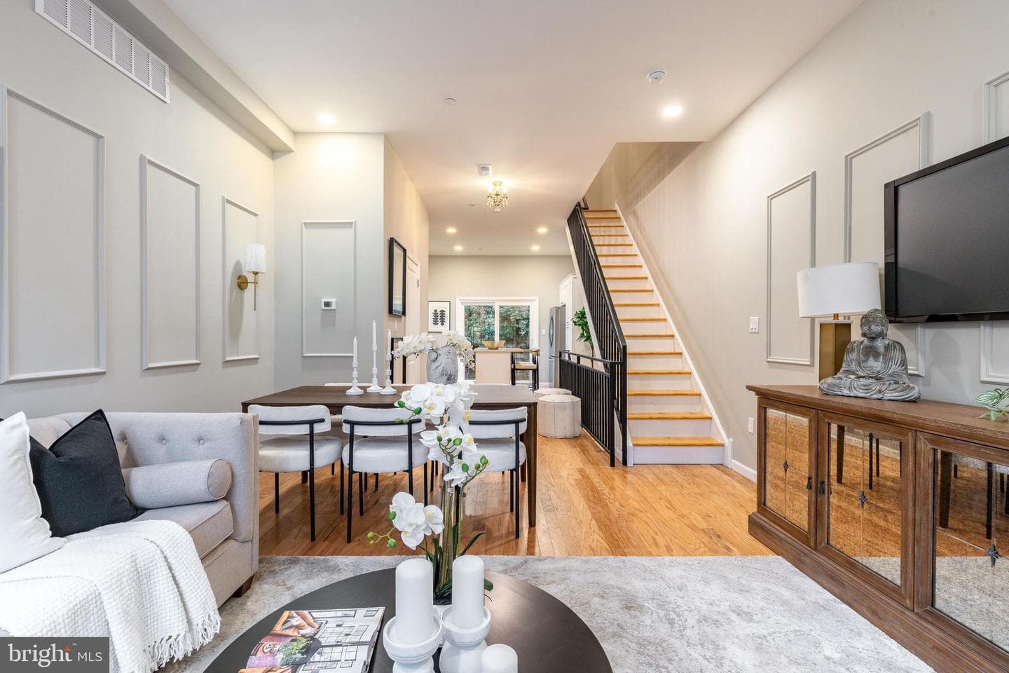 109 Watkins Street photo 4