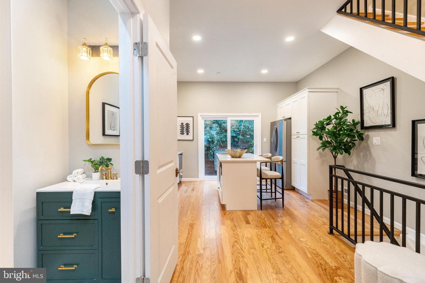 109 Watkins Street photo 8