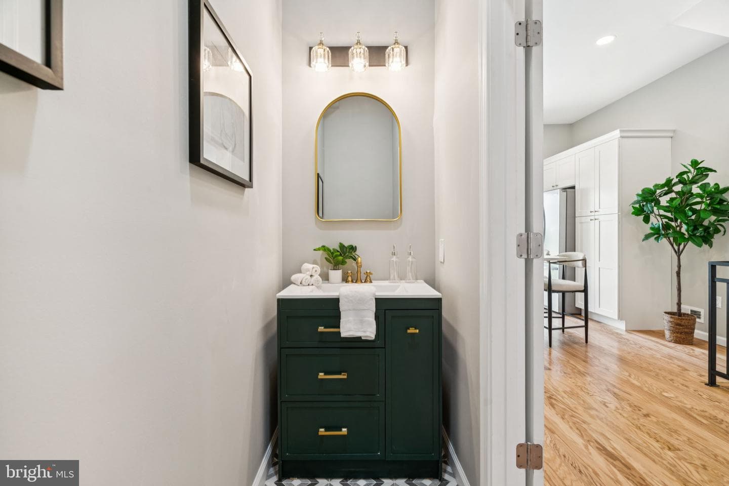 109 Watkins Street photo 9