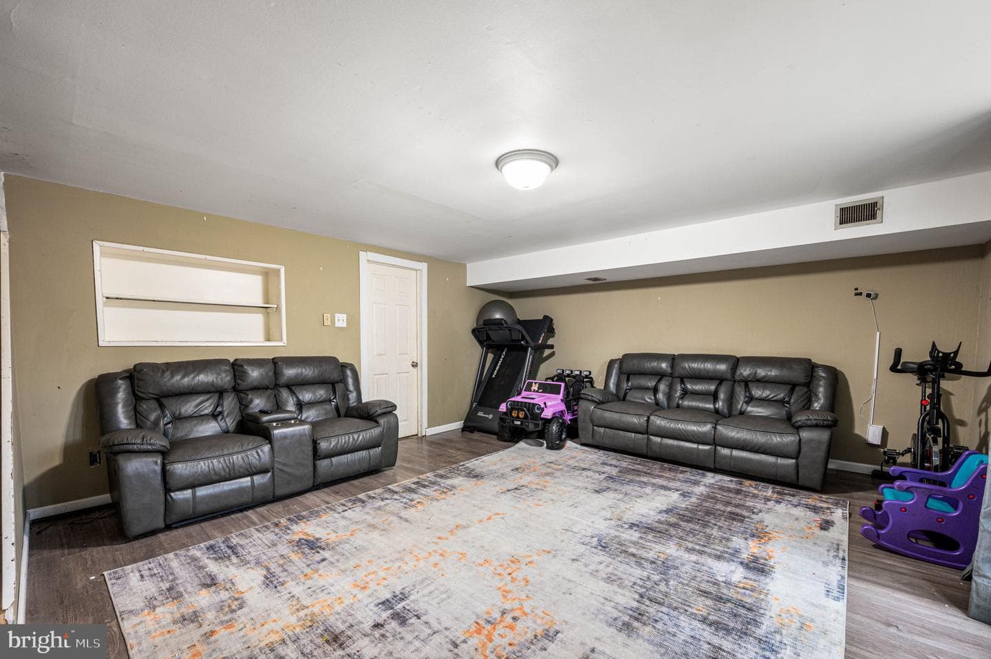 358 Tomlinson Terrace photo 20