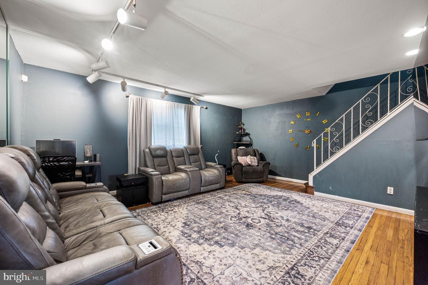 358 Tomlinson Terrace photo 5