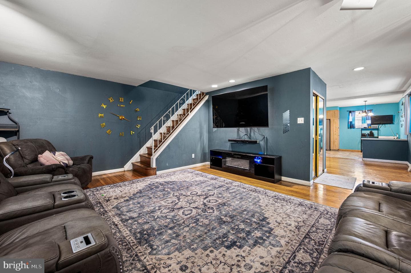 358 Tomlinson Terrace photo 6
