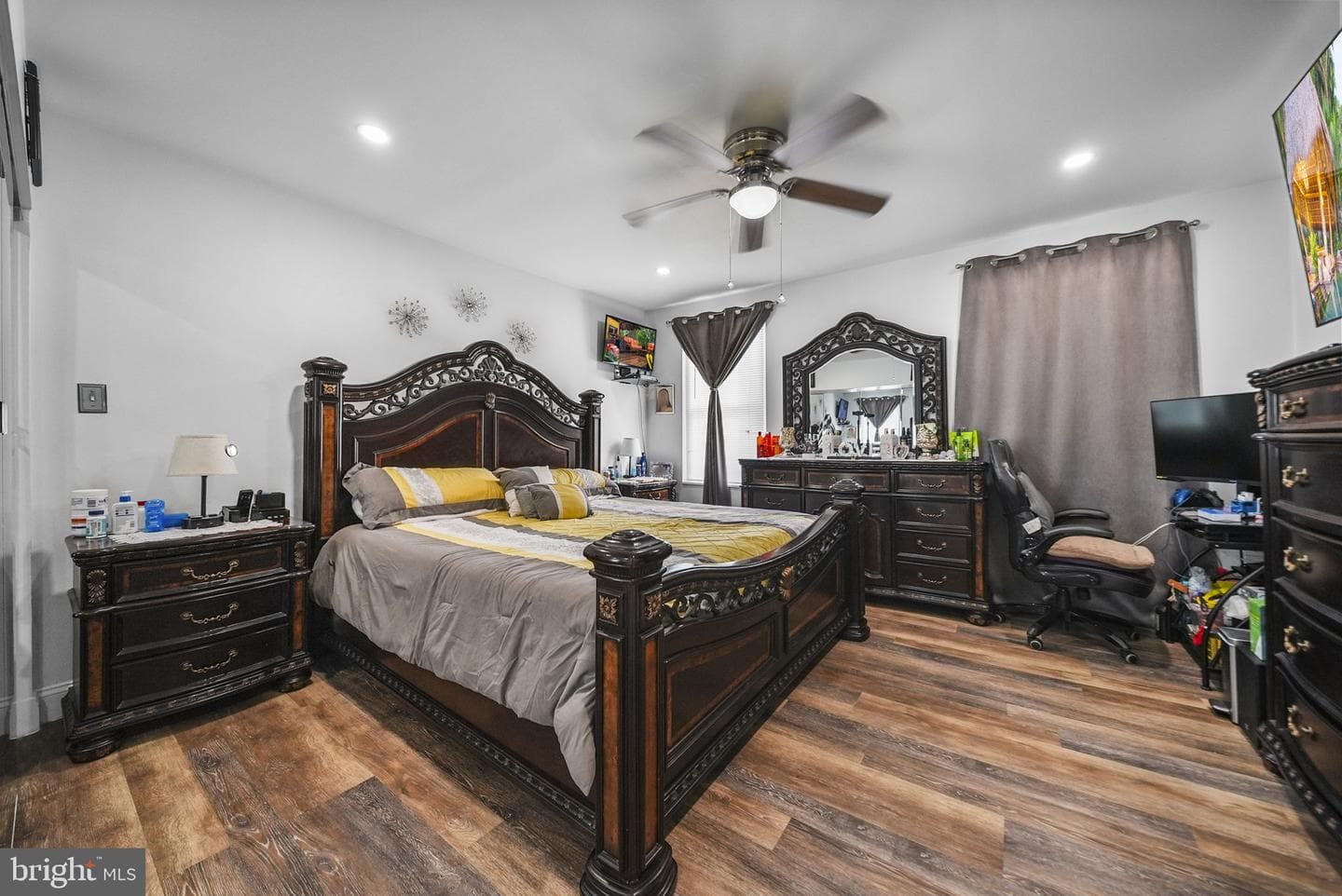 4634 James Street photo 10
