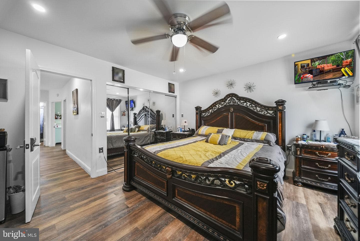 4634 James Street photo 11