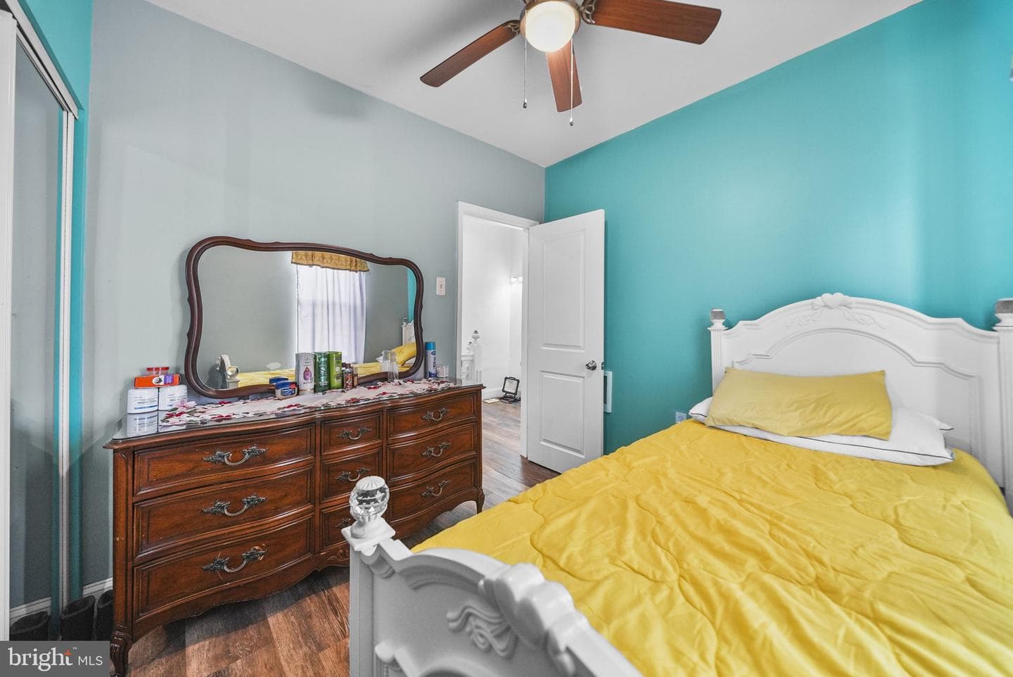 4634 James Street photo 16
