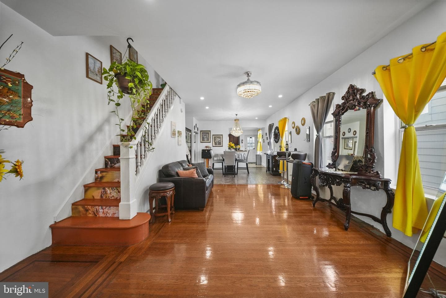 4634 James Street photo 8