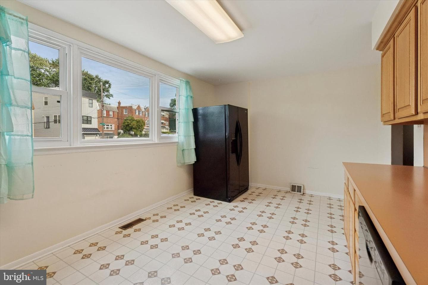 7429 Keiffer Street photo 11