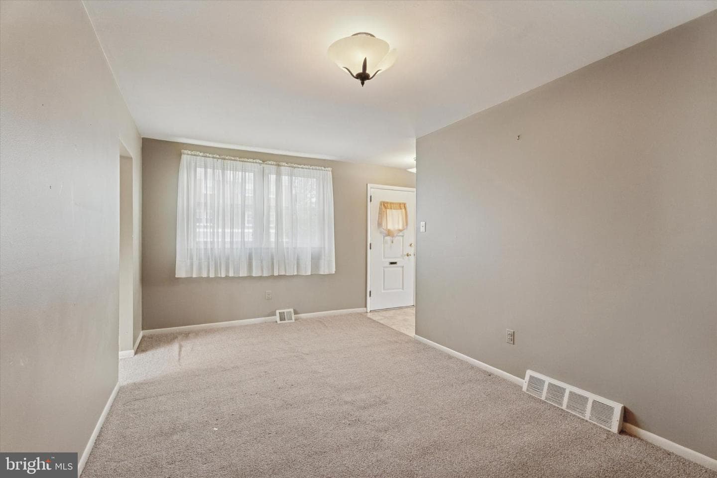 7429 Keiffer Street photo 8