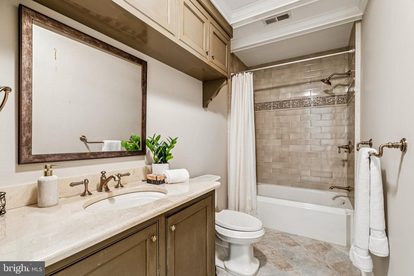 421 Chestnut Street #401 photo 25