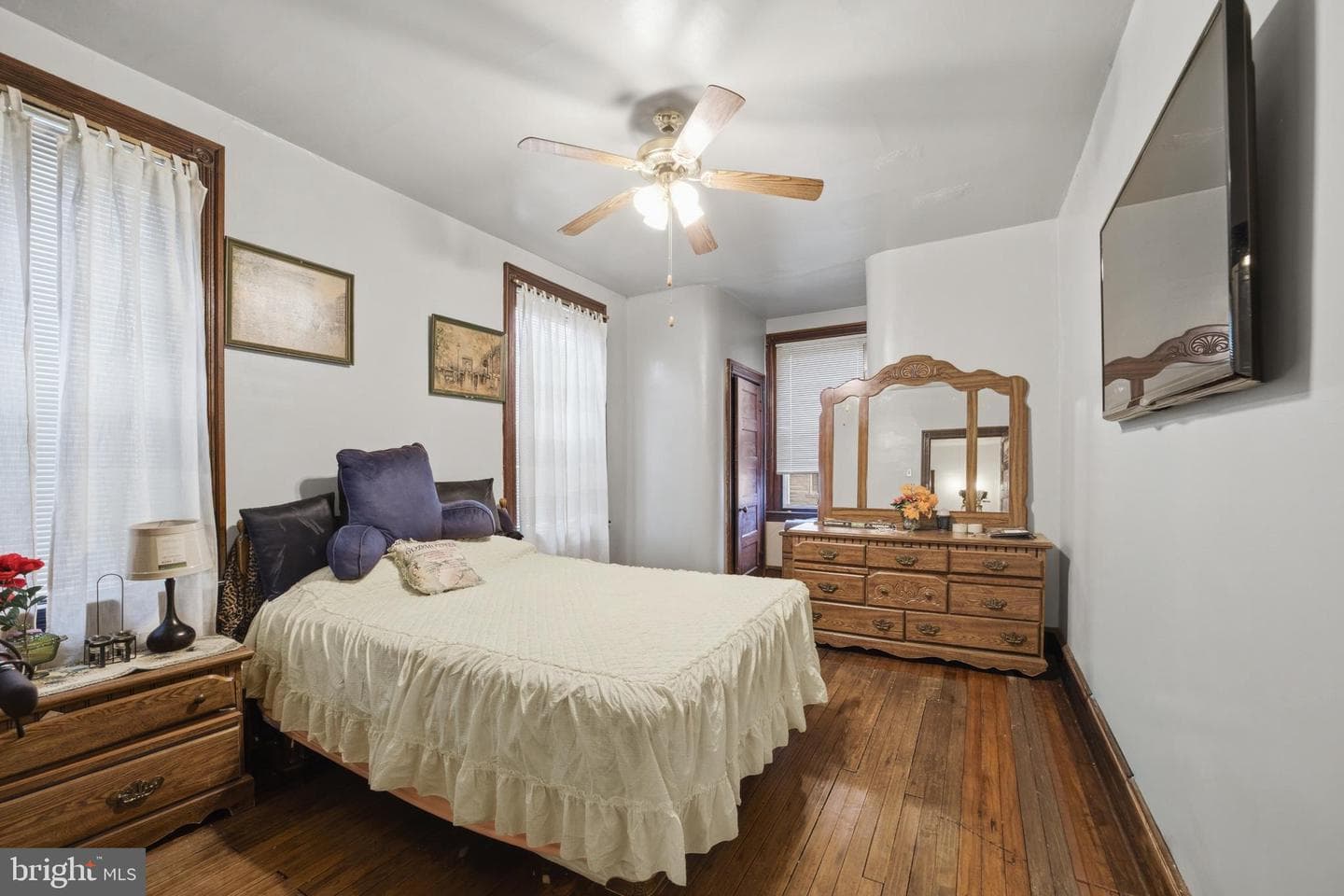 3751 N Gratz Street photo 18