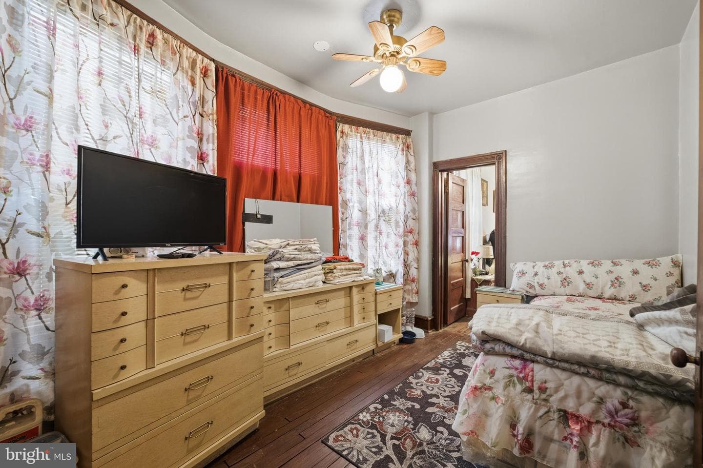 3751 N Gratz Street photo 20