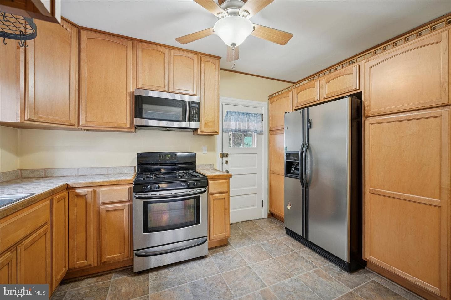 420 Passmore Street photo 3