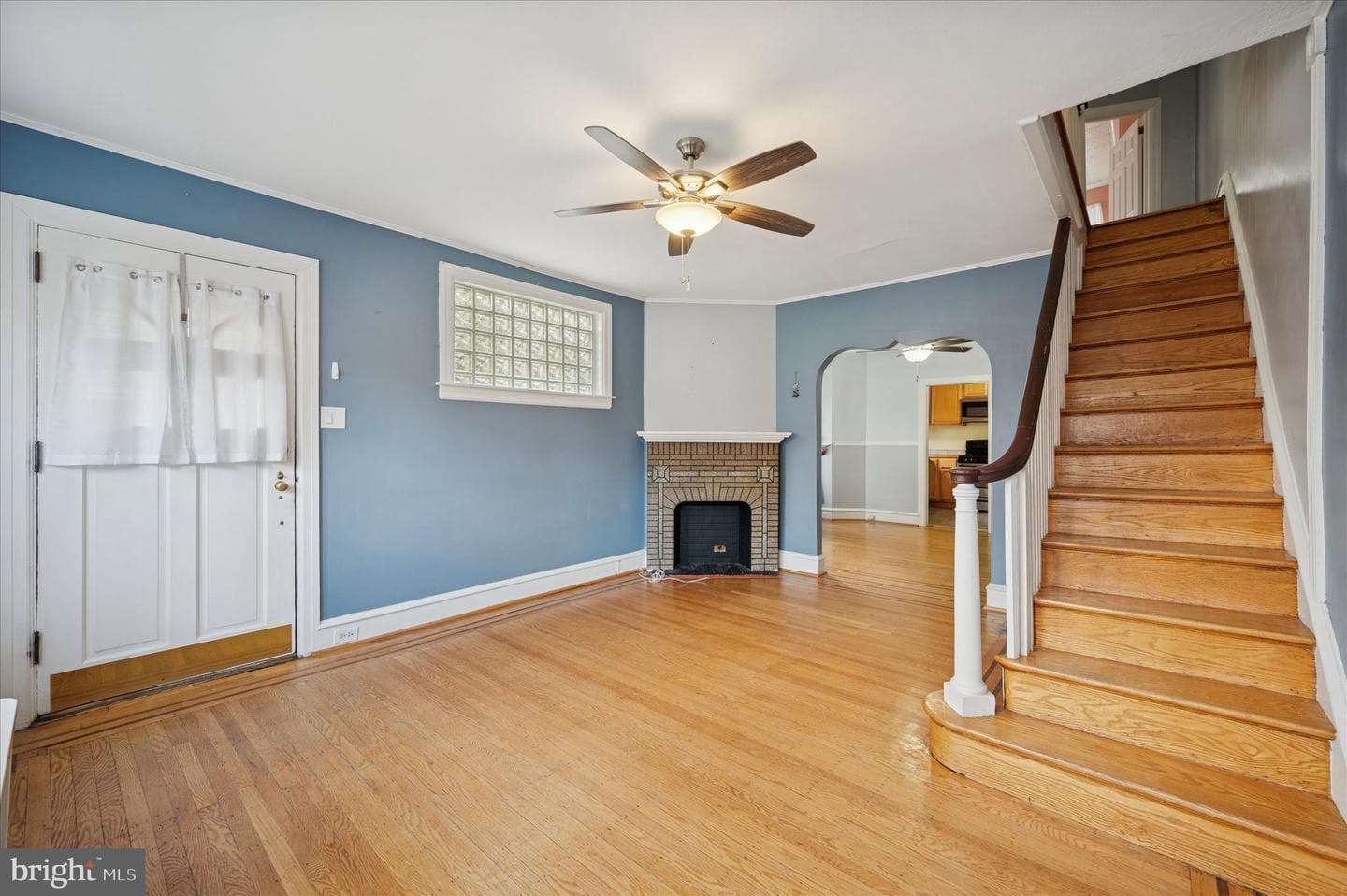 420 Passmore Street photo 8