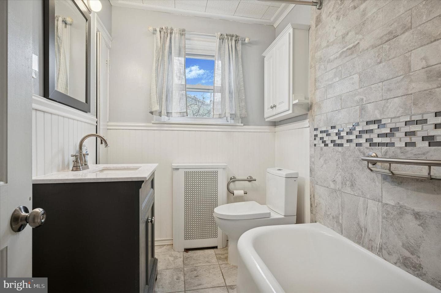 420 Passmore Street photo 9