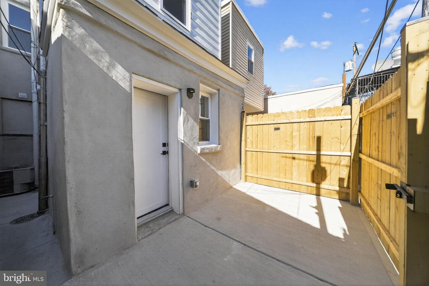 1607 S Bancroft Street photo 11