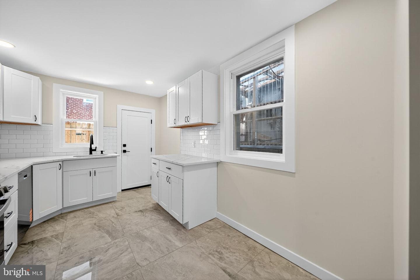 1607 S Bancroft Street photo 9