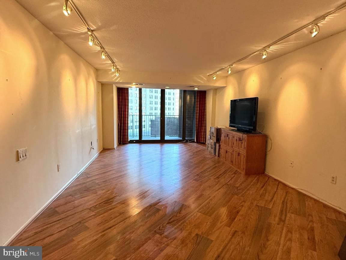 1420 Locust Street #11k photo 4