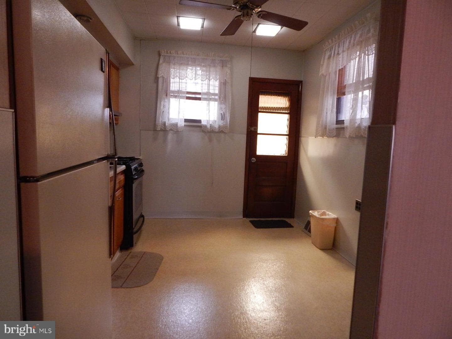 2525 S Juniper Street photo 8