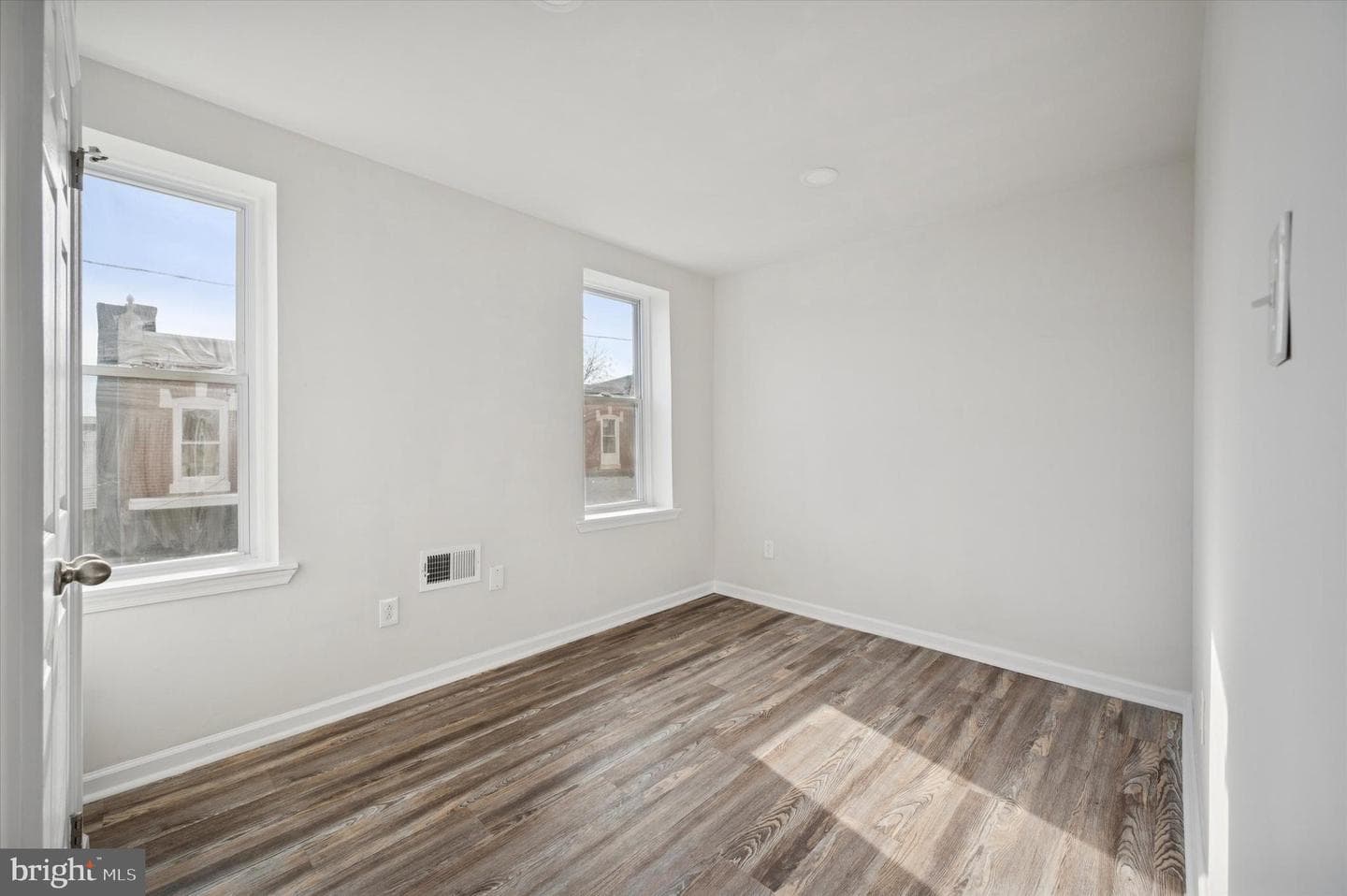 5611 Appletree Street photo 10