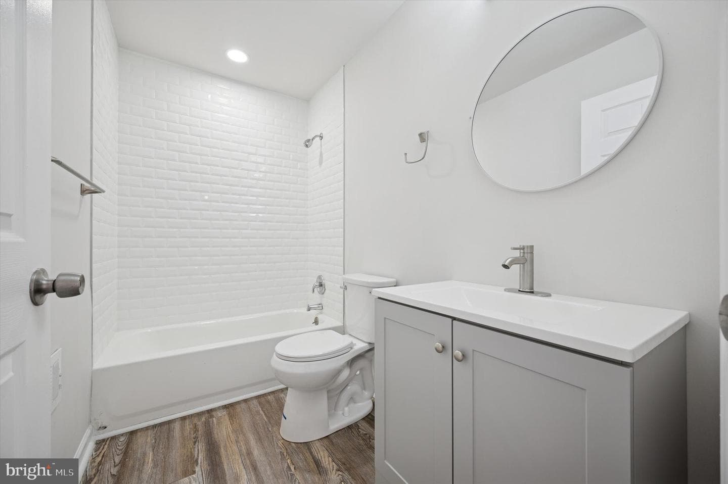 5611 Appletree Street photo 13