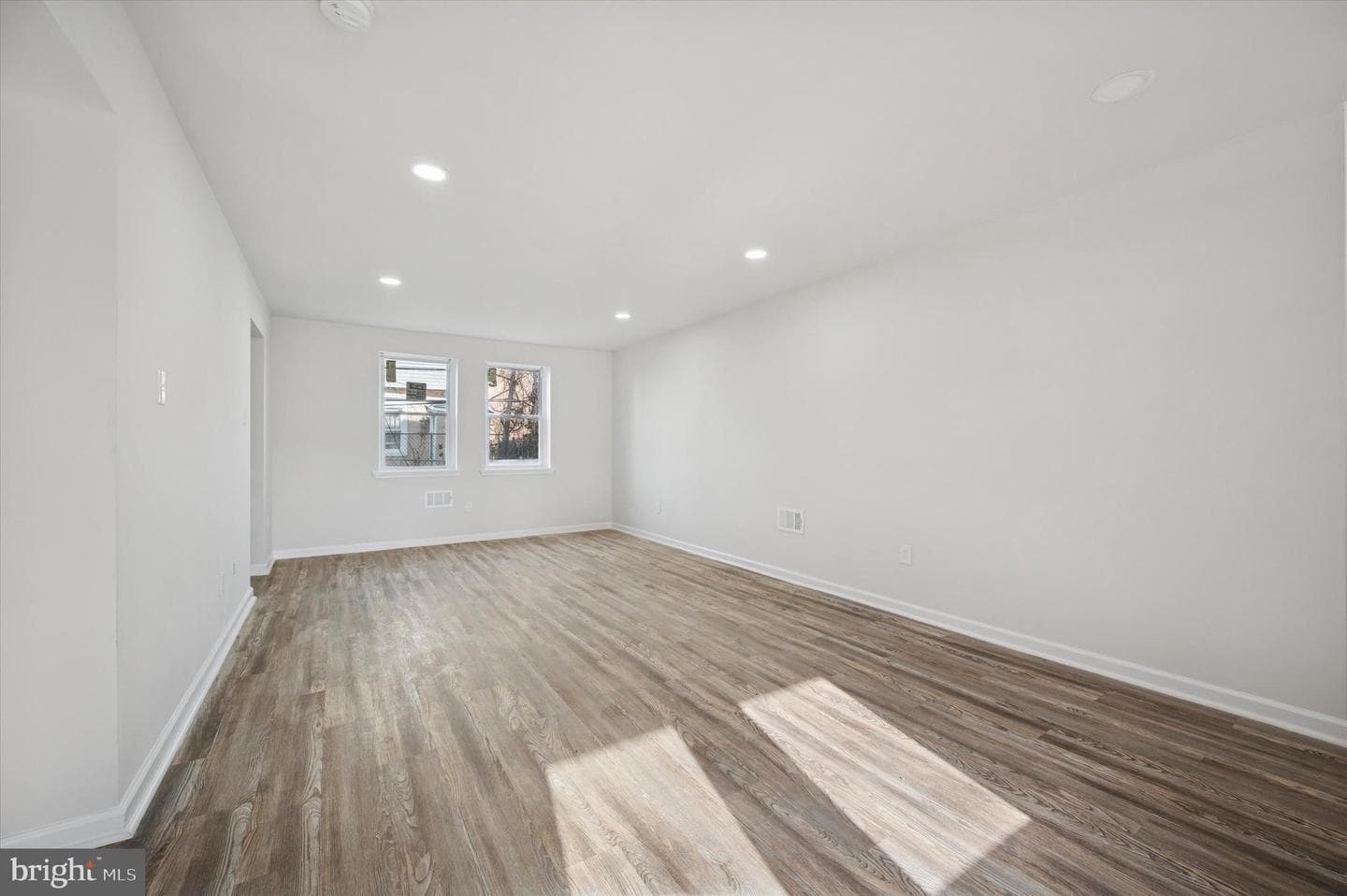 5611 Appletree Street photo 3