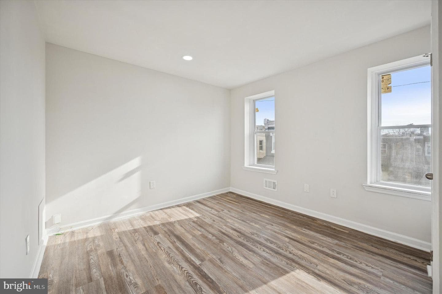 5611 Appletree Street photo 9