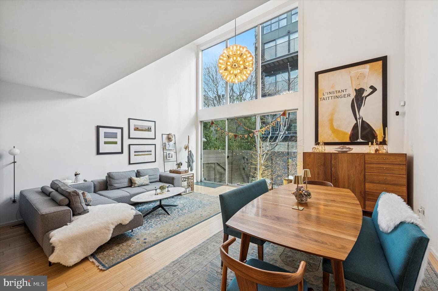 953 N American Street photo 1