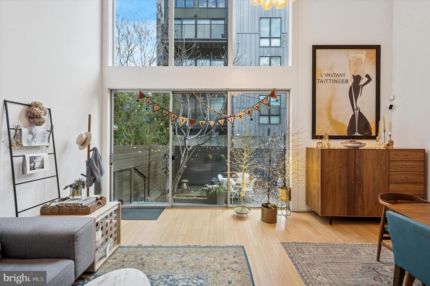 953 N American Street photo 20