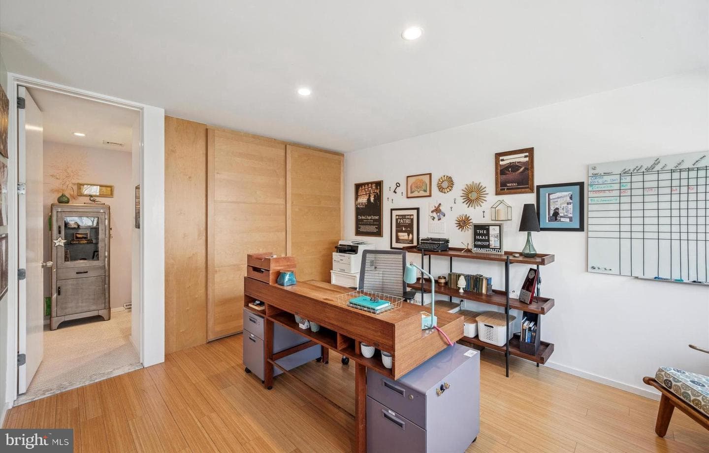 953 N American Street photo 29