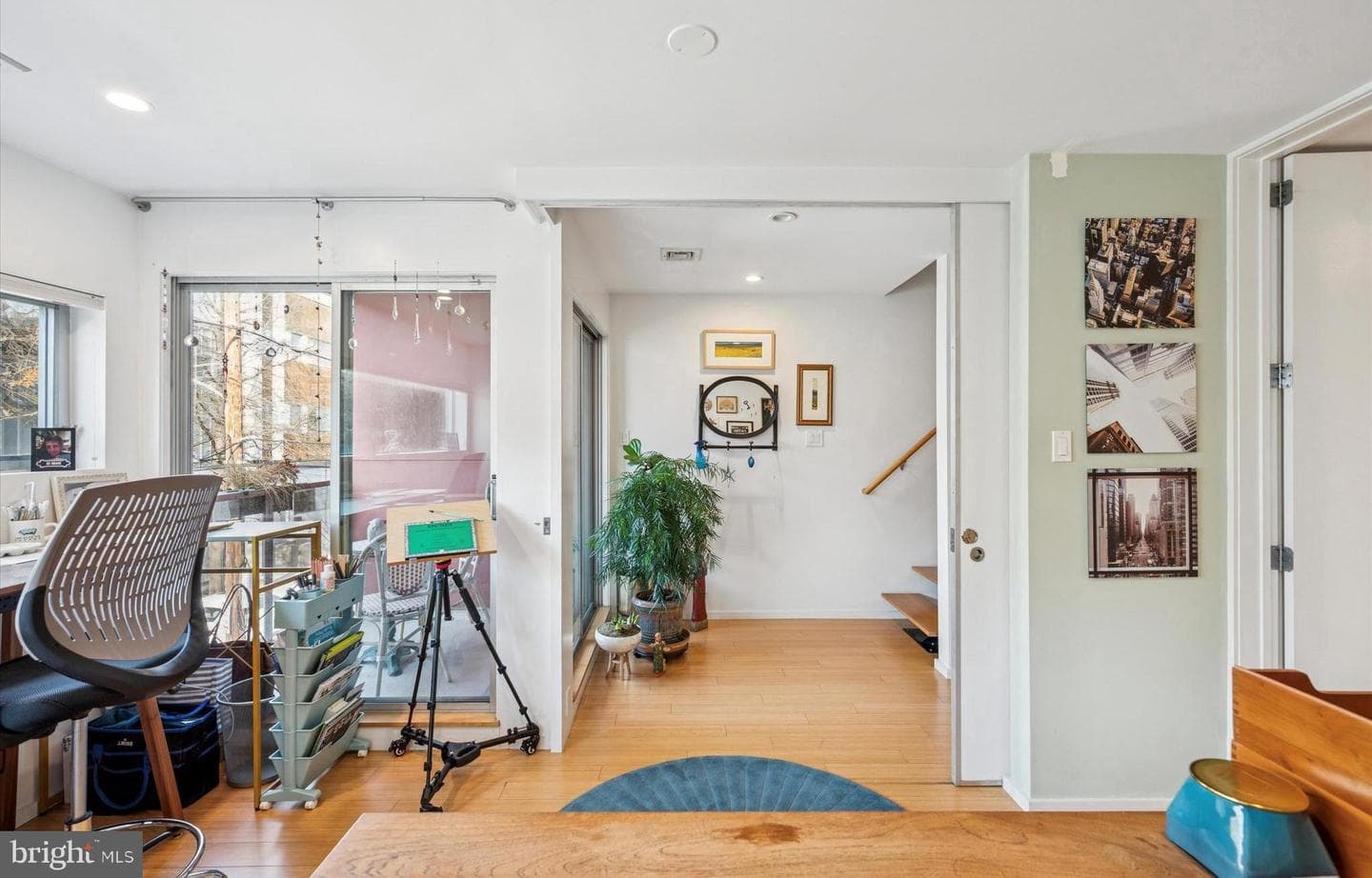 953 N American Street photo 31