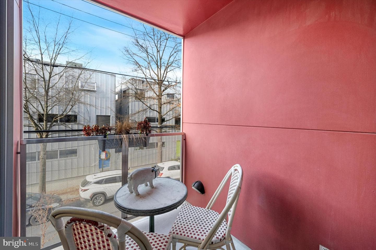 953 N American Street photo 32