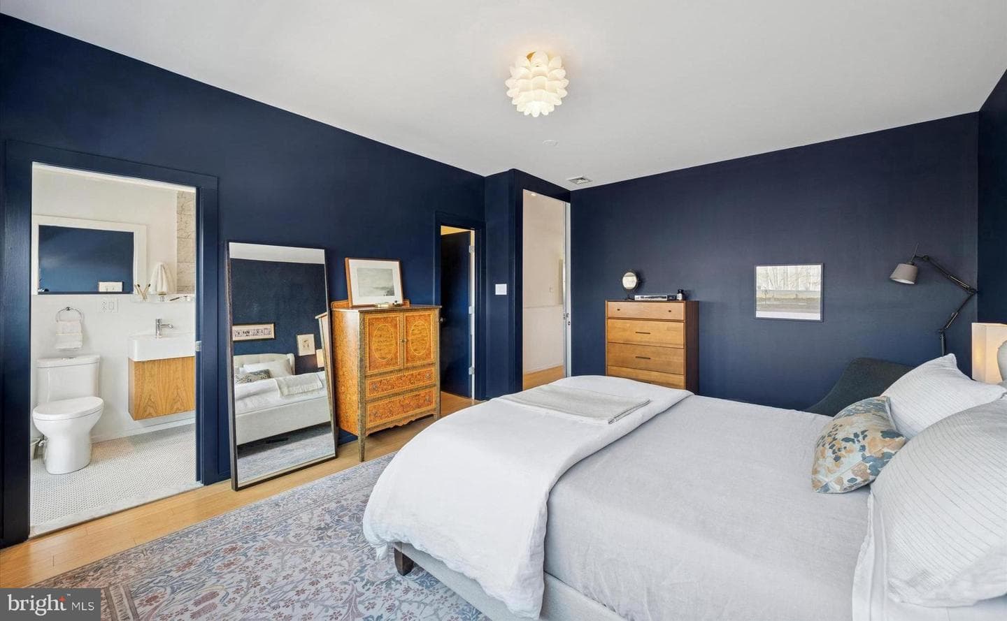 953 N American Street photo 35