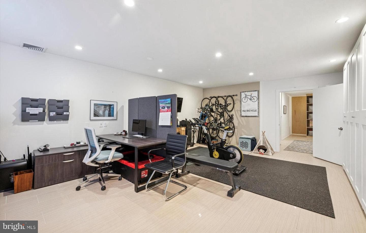 953 N American Street photo 47