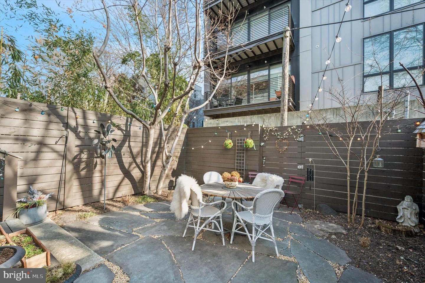 953 N American Street photo 48